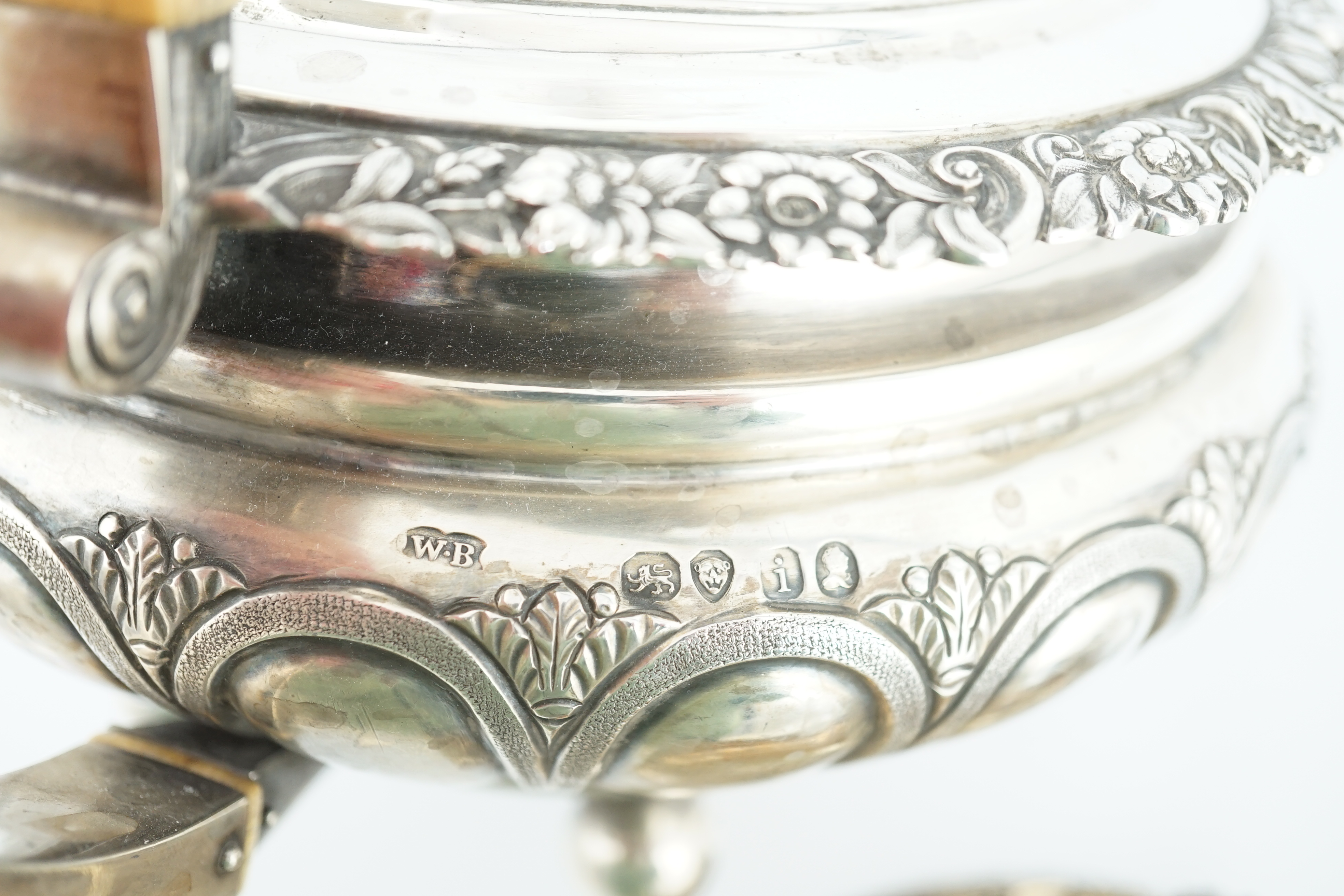 A George IV silver three piece tea set, by William Bateman